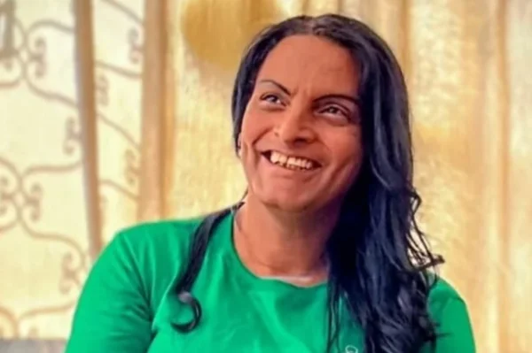 Imagem colorida de Christina Maciel, mulher trans que foi espancada até a morte pelo companheiro em BH - Metrópoles