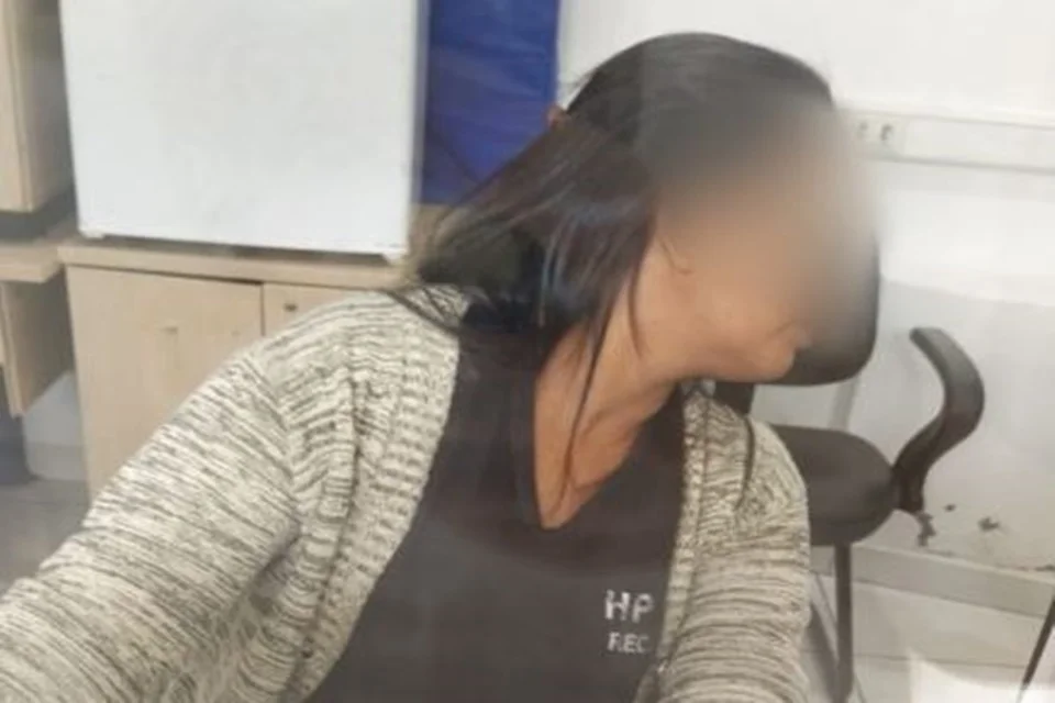 Paciente flagra servidoras de hospital trabalhando sem máscara Paciente flagra servidoras de hospital trabalhando sem máscara