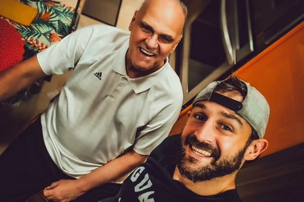 "Sem chão", desabafa Felipe, filho de Oscar Schmidt, após morte do pai - Metrópoles