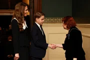 Kate Middleton sofre ao sentir a "pressão" enfrentada pelo primogênito, o príncipe George, de 12 anos Kate Middleton sofre ao sentir a "pressão" enfrentada pelo primogênito, o príncipe George, de 12 anos