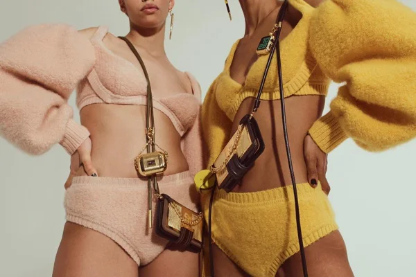 Peças da collab Fendi x Chaos