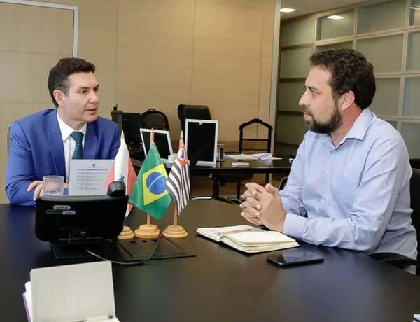 Ministro Jader Filho com Guilherme Boulos
