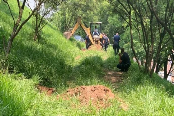 Polícia Civil localiza sete corpos em cemitério clandestino em São Paulo