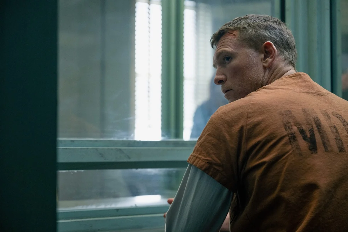 O elenco da série, que tem oito episódios, conta com Sam Worthington como David Burroughs, Britt Lower como Rachel Mills e Milo Ventimiglia como Hayden. O elenco da série, que tem oito episódios, conta com Sam Worthington como David Burroughs, Britt Lower como Rachel Mills e Milo Ventimiglia como Hayden.