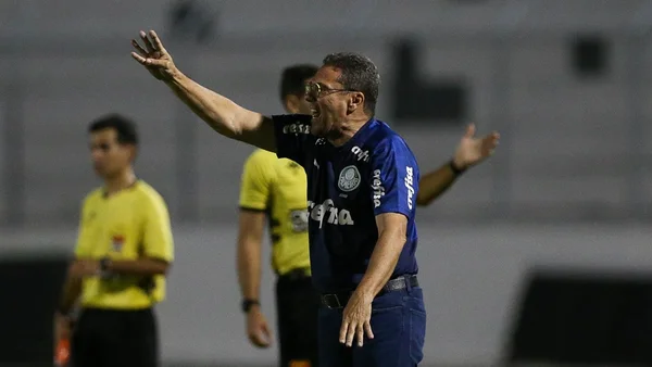 Luxemburgo isenta Dudu após expulsão e revela testes no Paulistão