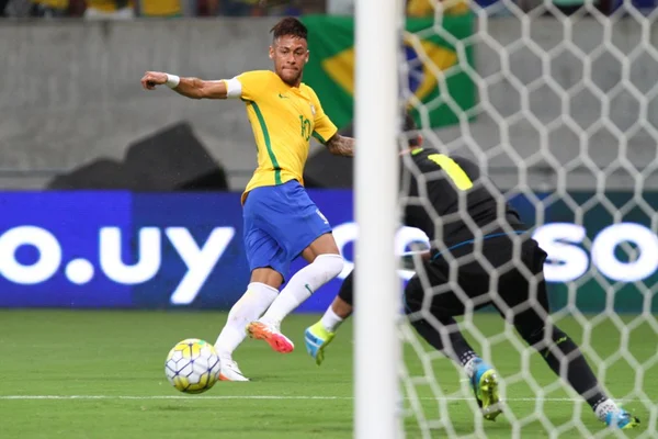 Brasil enfrenta Uruguai em confronto pelas Eliminatórias da Copa do Mundo