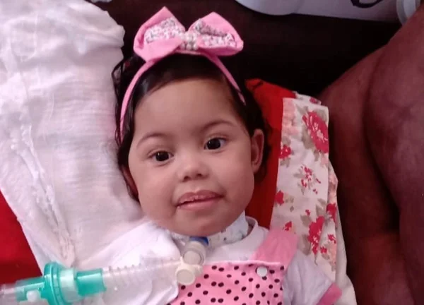 Bebê com AME tem seis meses para tomar remédio mais caro do mundo