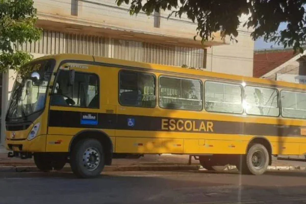 Ônibus escolar cidade de Lucélia, interior de São Paulo- Metrópoles