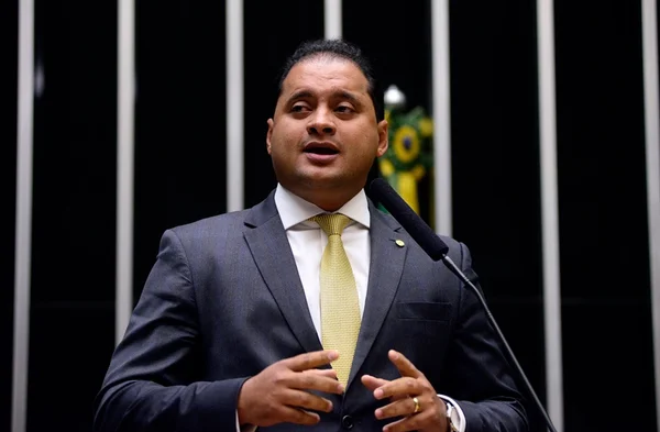 Candidato do PDT no Maranhão perde apoio de pedetistas históricos
