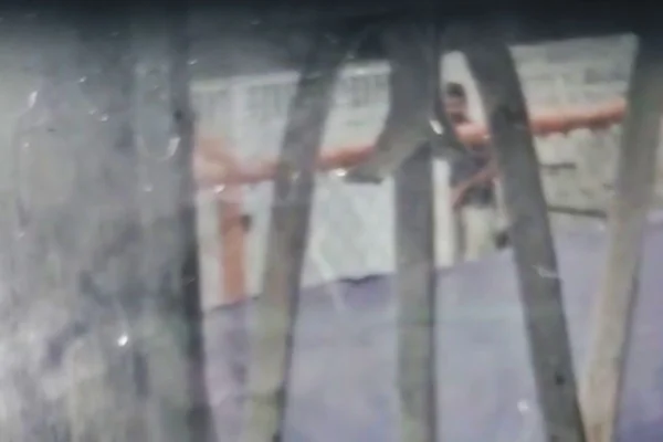 Vídeo: homem é flagrado se masturbando próximo a escola no DF