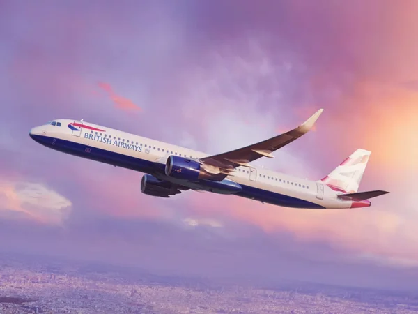 Imagem colorida de avião de modelo Airbus A321's, da British Airways - Metrópoles