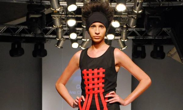 Diversidade é tema de desfile feito por estudantes de moda no DF