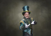 Marcelo Médici como Mágico de Oz em Wicked Marcelo Médici como Mágico de Oz em Wicked