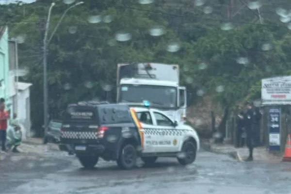 Gari escorrega e morre atropelado por caminhão de lixo no DF