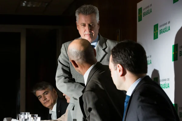 GDF quer usar dinheiro da previdência para pagar salário dos servidores