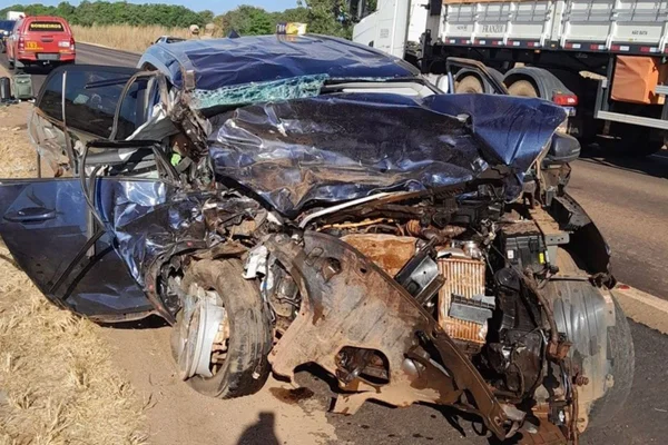 Acidente entre dois veículos deixa quatro mortos - Metrópoles