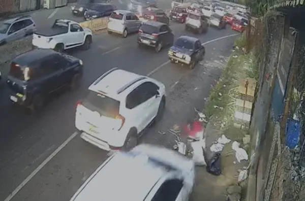 Táxi atropela homem em BH
