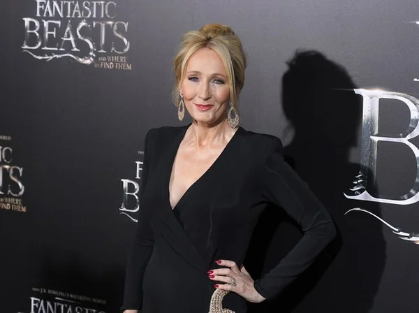 J.K. Rowling, autora de “Harry Potter”, lança livro sobre o fracasso