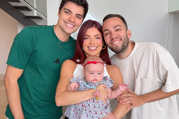 Imagem colorida de Lucas Bley, Lucas Rangel com a filha, Mia, e a influenciadora Gkay - Metrópoles