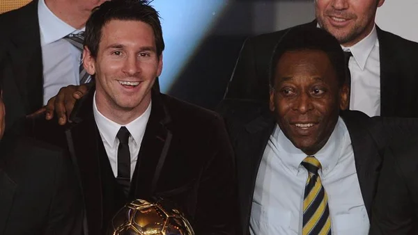 Pelé pede para Messi repensar decisão e seguir na seleção argentina