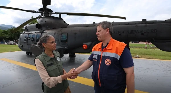 Governo Federal envia aviões para combater fogo em São Paulo