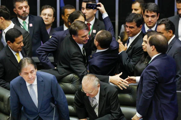Análise: volta do Congresso desafia Bolsonaro no jogo do fisiologismo