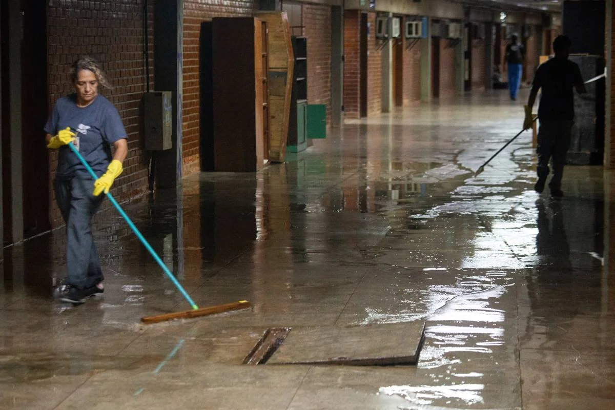 O subsolo do Instituto Central de Ciências (ICC) da UNB alagou durante chuva intensa O subsolo do Instituto Central de Ciências (ICC) da UNB alagou durante chuva intensa