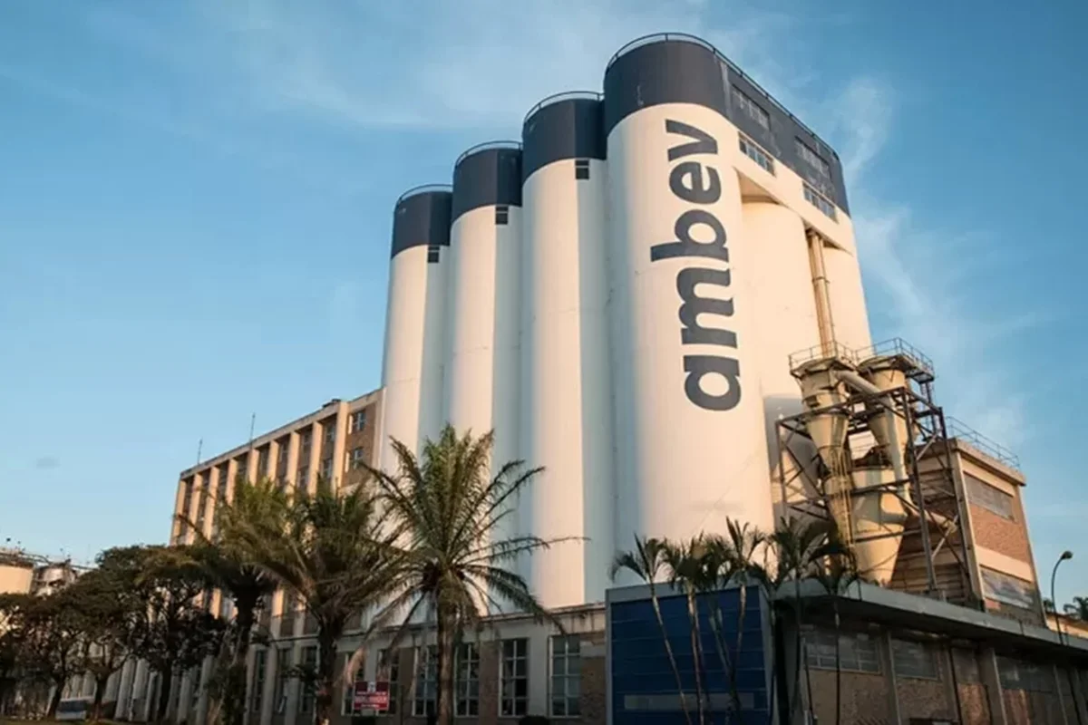 Saúde põe Ambev para prevenir álcool, mas parceria não sai do papel