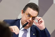 Ministro da Previdência Social, Wolney Queiroz contando sobre o caso do INSS, em audiência do Senado