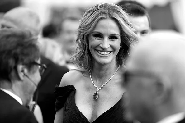 Julia Roberts é eleita a mulher mais bonita do mundo