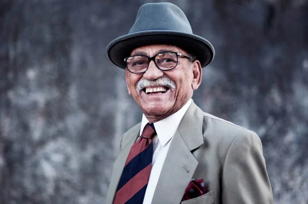 Sambista Wilson das Neves morre aos 81 anos