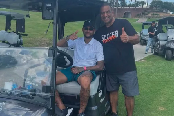Foto colorida de Neymar - Metrópoles