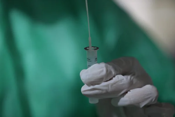 Testes de Covid-19 são feitos em vários polos na cidade do Rio de Janeiro