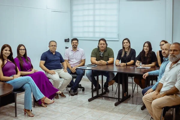 imagem colorida reunião politec anapolis