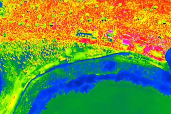 Drone da PM mostra “mapa de calor” de foliões no bloco de Léo Santana