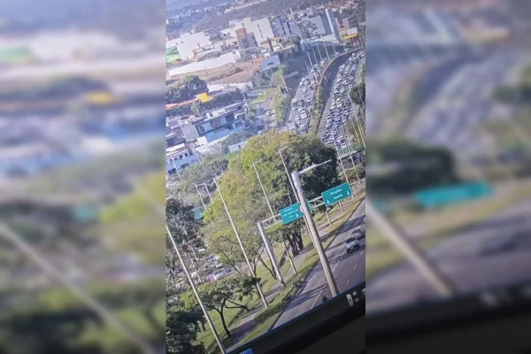 Waze mostra nó em trânsito de Brasília antes do jogo do Brasil na Copa - destaque galeria