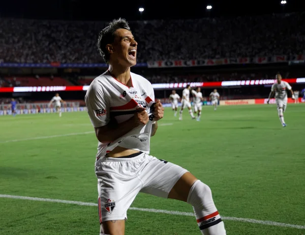 Vasco e São Paulo iniciam caminhada na Sul-Americana nesta terça (7/4)