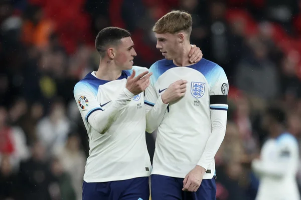 Inglaterra deve deixar Foden e Palmer fora da Copa, diz jornal