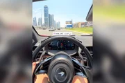 Ele comprou um veículo esportivo de luxo em Dubai, onde vive atualmente Ele comprou um veículo esportivo de luxo em Dubai, onde vive atualmente