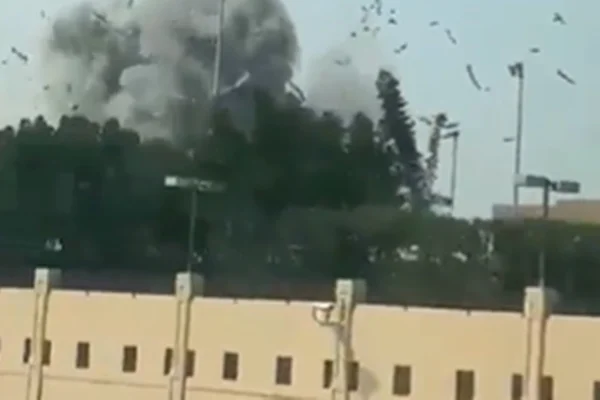 Irã reage a ataques dos EUA e Israel e bombardeia 6 bases militares