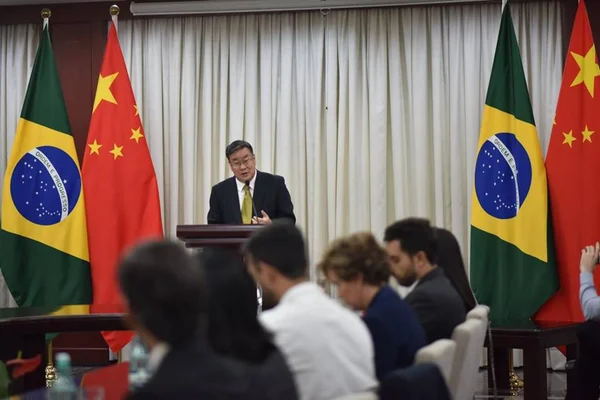 Coronavírus: pela 1ª vez, curados superam mortos, diz embaixada