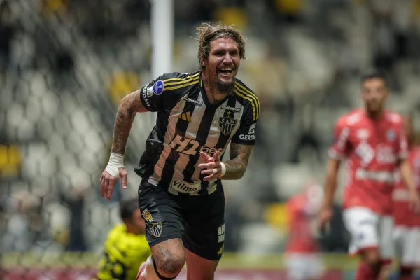 Imagem colorida da partida entre Atlético x Cienciano