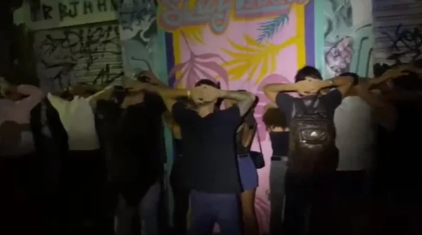 Mais de 300 pessoas são abordadas em festa em Goiânia