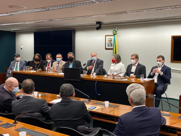 Nove siglas de oposição decidem aderir a ato unificado pró-impeachment