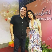 O jornalista ajudava Fátima no programa O jornalista ajudava Fátima no programa