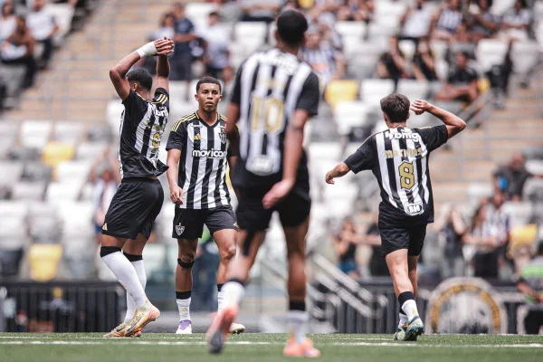 Imagem colorida da partida entre Atlético-MG x Grêmio - Final Brasileirão Sub 17