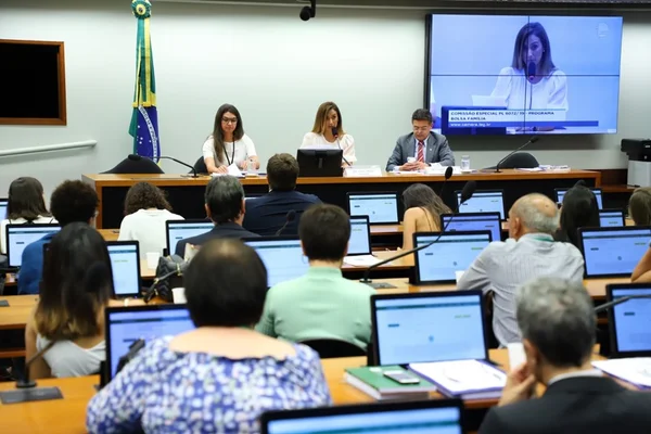 Relator do PL da Bolsa Família quer entregar parecer em maio