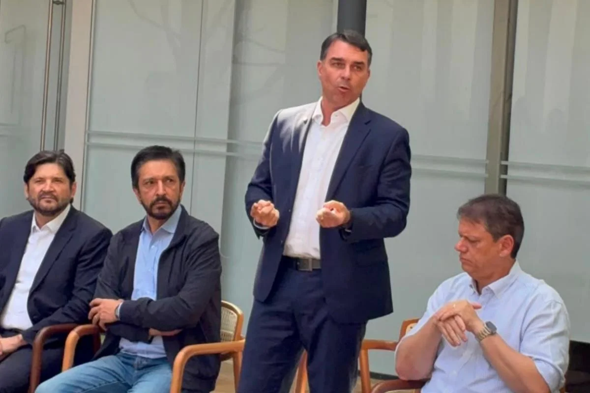 Nunes e Tarcísio cobram compromisso de Flávio para destravar R$ 12 bilhões - imagem 4 Nunes e Tarcísio cobram compromisso de Flávio para destravar R$ 12 bilhões - imagem 4