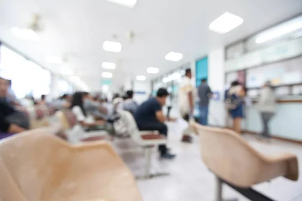 Hospital devolve rim em garrafa plástica após atrasar exame