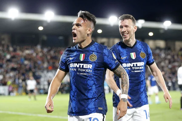 Inter vence Spezia e pressiona Milan pela liderança do Italiano